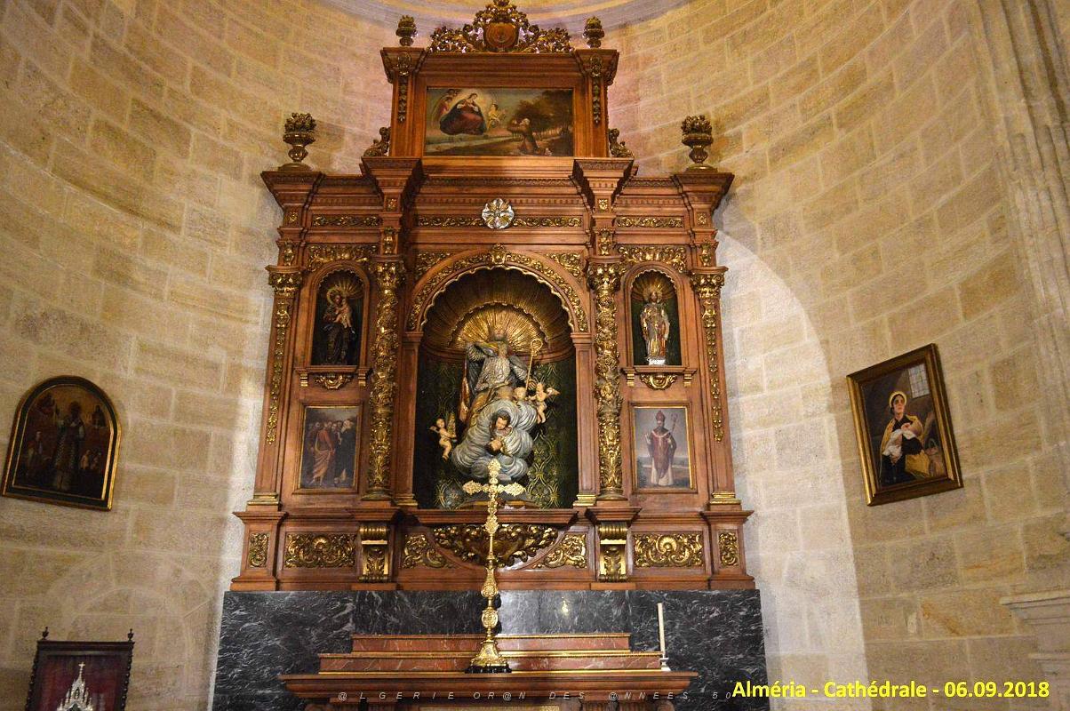 28 LA CATHEDRALE ET LE FORTERESSE DE L INCARNATION (72).JPG
